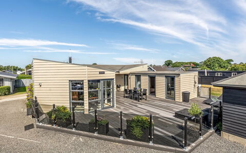 Vaska - 75M from the Sea: Roof, Home, Shade, Design, Siding, Deck, Courtyard