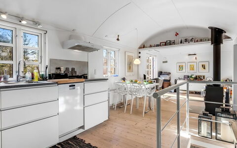 Norman - 100M from the Sea: Interior Design, Ceiling, Flooring, Floor, Home, Furniture, Apartment, Kitchen, Room, Home Appliance