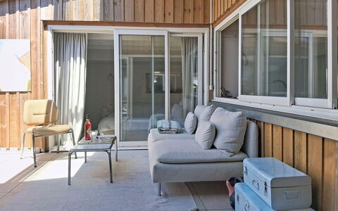 Altana: Furniture, Balcony, Shade, Garden, Outdoor Furniture, Chair, Porch, Yard, Landscaping, Backyard