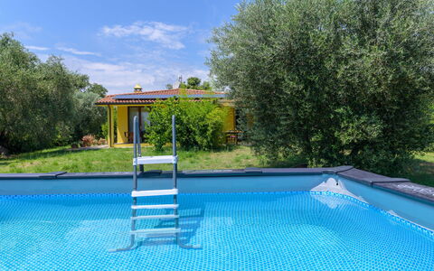 Cottage Girasole di Mare: Blue, Swimming Pool, Composite Material, Shade, Resort, Leisure, Backyard, Garden, Eco Hotel, Landscaping