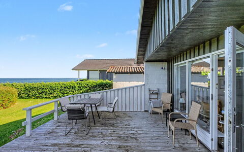 Edla - 35M from the Sea: Porch, Balcony, Cottage, Shade, Deck, Estate, Hardwood, Handrail, Siding, Plank