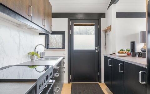 Gojko - from the Sea: Kitchen, Kitchen Appliance, Countertop, Major Appliance, Wood, Interior Design, Cabinetry, Home Appliance, Flooring, Plumbing Fixture