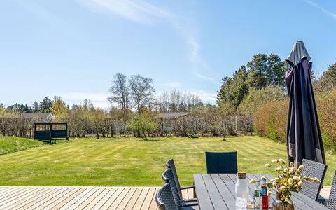 Gojko - from the Sea: Grass, Shrub, Land Lot, Garden, Shade, Hardwood, Landscaping, Plank, Lawn