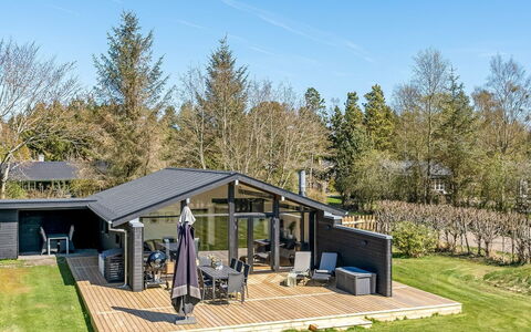 Gojko - from the Sea: Roof, House, Home, Cottage, Door, Siding, Deck, Porch, Plank, Hardwood