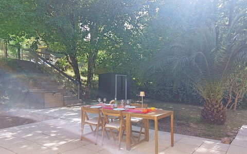 Le Boris: Furniture, Chair, Outdoor Furniture, Outdoor Table, Patio, Kitchen & Dining Room Table, Shade, Design, Outdoor Structure, Coffee Table