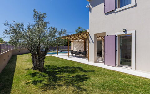 Vila Klara: Furniture, Chair, Outdoor Furniture, Outdoor Table, Patio, Kitchen & Dining Room Table, Shade, Design, Outdoor Structure, Coffee Table