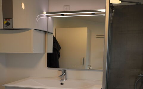 Momo - 2.8Km from the Sea: Interior Design, Plumbing Fixture, Bathroom Sink, Lighting, Mirror, Tap, Flooring, Plumbing, Light Fixture, Sink