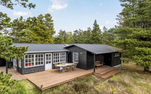Momo - 2.8Km from the Sea: Blue, Cottage, House, Home, Farmhouse, Estate, Siding