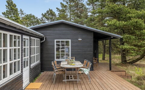 Momo - 2.8Km from the Sea: Blue, Cottage, House, Home, Farmhouse, Estate, Siding