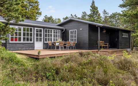 Momo - 2.8Km from the Sea: Blue, Cottage, House, Home, Farmhouse, Estate, Siding
