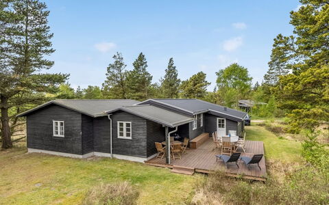 Momo - 2.8Km from the Sea: Blue, Cottage, House, Home, Farmhouse, Estate, Siding