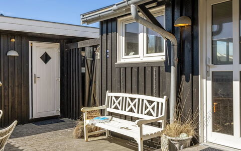 Niela - 300M from the Sea: Blue, Cottage, House, Home, Farmhouse, Estate, Siding