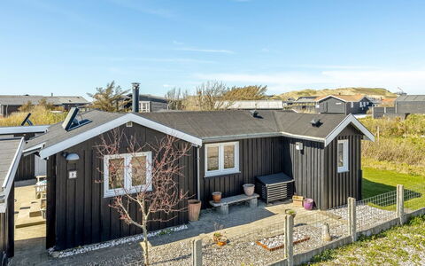 Niela - 300M from the Sea: Blue, Cottage, House, Home, Farmhouse, Estate, Siding