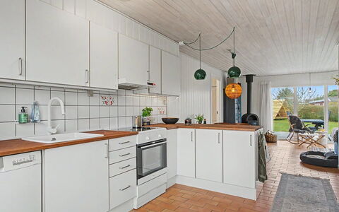 Jarik - 340M from the Sea: Kitchen, Flooring, Countertop, Kitchen Appliance, Interior Design, Wood, Major Appliance, Floor, Ceiling, Light Fixture