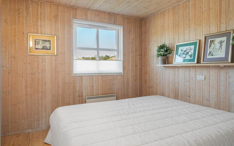 Yanne - 550M from the Sea: Flooring, Wood, Floor, Bedroom, Interior Design, Ceiling, Bed, Bed Sheet, Bedding, Wood Flooring