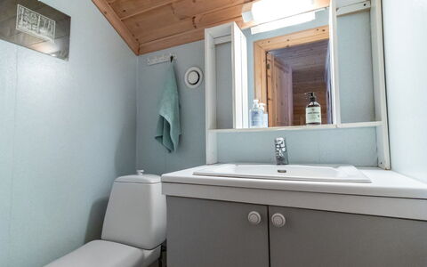 Ohola: Plumbing Fixture, Bathroom Sink, Wall, Sink, Bathroom, Wood, Ceiling, Flooring, Tap, Floor
