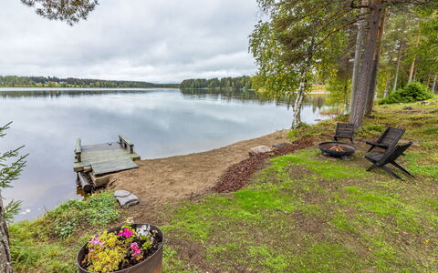 Lapland Hygge B: Landscape, Bank, Lake, Shore, Reservoir, Pond, Loch