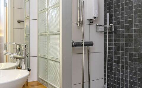Villa Johanna: Bathroom, Plumbing Fixture, Interior Design, Flooring, Floor, Shower Head, Plumbing, Shower, Tap, Toilet
