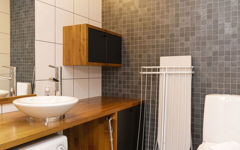 Villa Johanna: Flooring, Wall, Bathroom, Plumbing Fixture, Interior Design, Floor, Sink, Tap, Tile, Plumbing