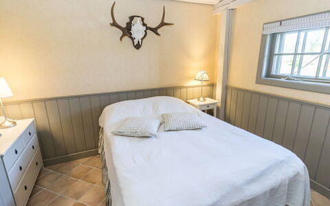 Gammelgård Jahtimaja: Interior Design, Bedroom, Wood, Bed, Ceiling, Furniture, Bedding, Bed Sheet, Floor, Flooring