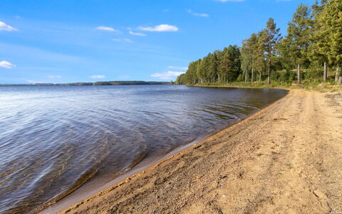Gammelgård Jahtimaja: Blue, Water Resources, Water, Body Of Water, Horizon, Shore, Bank, Coastal And Oceanic Landforms, Waterway