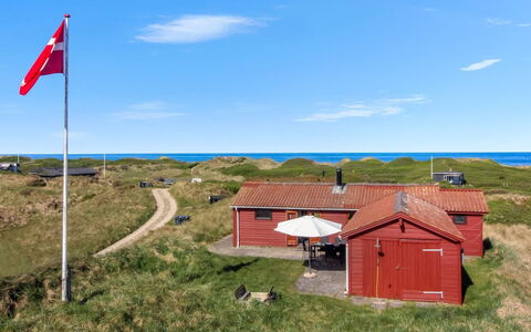 Bena - 300M from the Sea: Ecoregion, Cottage, Slope, Steppe, Hut