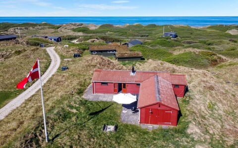 Bena - 300M from the Sea: Cottage, Slope, Prairie, Hut