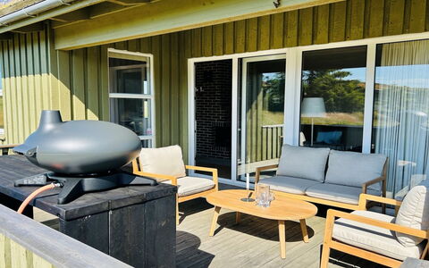 Sighfrith - 500M from the Sea: Wood, Outdoor Furniture, Furniture, Chair, Wood Stain, Hardwood, Patio, Shade, Garden, Yard