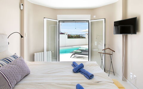 Cristianos: Sea, Coast, Ocean, Chair, Bay, Armrest, Resort