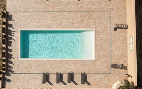 Villa Meti: Swimming Pool, Composite Material, Floor, Concrete, Tile, Design