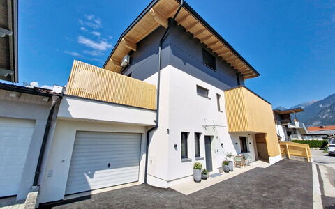 A3: Urban Design, Slope, Siding, Driveway, Plaster, Balcony