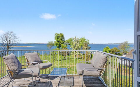 Hjort - 80M from the Sea: Blue, Cottage, House, Home, Farmhouse, Estate, Siding