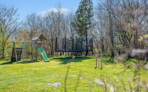 Florina - 10Km from the Sea: House, Roof, Home, Cottage, Shed, Garden Buildings, Siding, Yard, Log Cabin, Hut