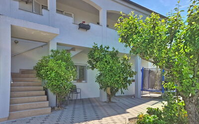 Accommodation:&nbsp;Radovinka 460.2