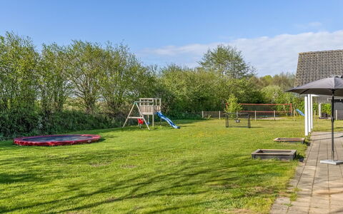 Finwith - 600M from the Sea: Grass, Tree, Public Space, Land Lot, Plain, Lawn, Garden, Shade, Park