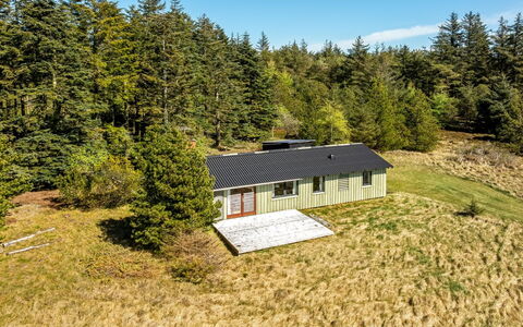 Fatlinda - 4Km from the Sea: Wood, Garden, Backyard, Land Lot, Home, Roof, Shade, Deck, Hardwood, Yard