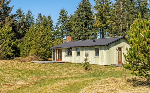 Fatlinda - 4Km from the Sea: Wood, Garden, Backyard, Land Lot, Home, Roof, Shade, Deck, Hardwood, Yard