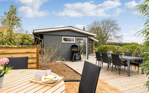 Brunetta - 200M to the Fjord: Roof, House, Home, Cottage, Door, Siding, Deck, Porch, Plank, Hardwood