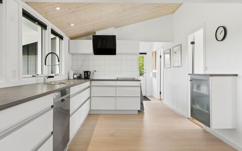 Jügen - 600M to the Fjord: Kitchen, Flooring, Countertop, Wood, Interior Design, Cabinetry, Floor, Kitchen Appliance, Ceiling, Furniture