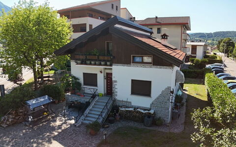 House Angy: House, Residential Area, Home, Cottage, Roof, Estate, Suburb, Balcony, Driveway, Yard