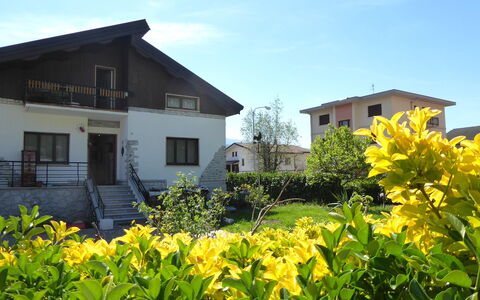 House Angy: Building, House, Residential Area, Shrub, Home, Cottage, Garden, Estate, Suburb, Lawn