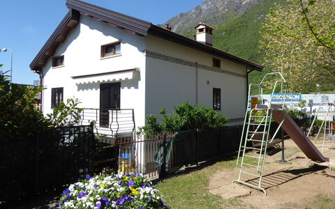 House Angy: House, Home, Roof, Cottage, Door, Porch, Shade, Yard, Balcony, Farmhouse