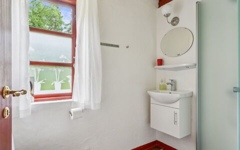 Jooseppi - 4.8Km from the Sea: Wall, Plumbing Fixture, Bathroom Sink, Wood, Bathroom, Flooring, Sink, Interior Design, Floor, Toilet