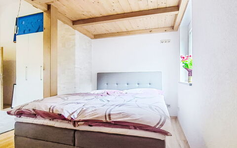 Maria: Bedroom, Furniture, Bed, Wood, Interior Design, Flooring, Floor, Bedding, Bed Sheet, Room