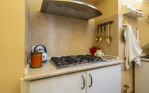 La Quiete: Kitchen Appliance, Kitchen, Major Appliance, Kitchen Stove, Countertop, Stove, Gas Stove, Cooktop, Home Appliance, Interior Design