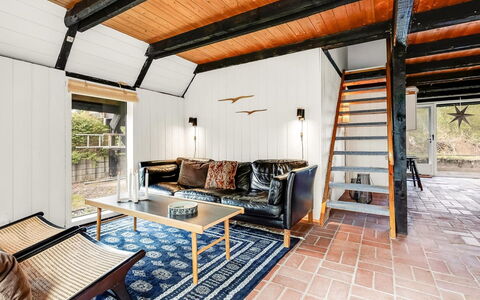 Arendine - 250M from the Sea: Wood, Flooring, Furniture, Floor, Interior Design, Ceiling, Wood Flooring, Hardwood, Chair, Living Room