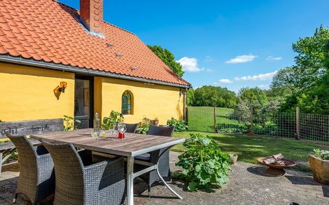 Aika - 1.6Km to the Fjord: Shrub, Land Lot, Cottage, Garden, Backyard, Outdoor Furniture, Landscaping, Farmhouse, Yard, Estate