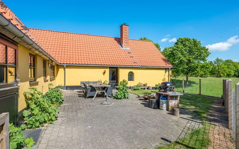 Aika - 1.6Km to the Fjord: Roof, Land Lot, Cottage, Home, Estate, Lawn, Farmhouse, Backyard, Shade, Garden