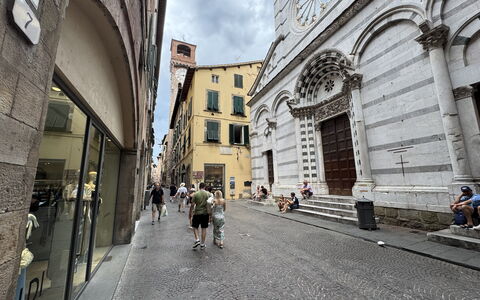 Alla Torre: Building, Window, Road Surface, Town, Street, City, Urban Area, Public Space, Facade