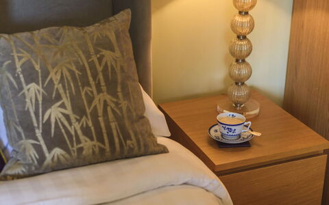 Warberries: Furniture, Interior Design, Textile, Linens, Bedroom, Brown, Floor, Home, Lampshade, Cushion